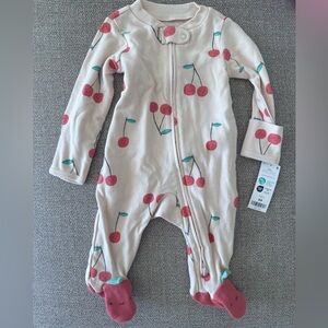 Brand New Carters Infant Bundle (2 Way Zip Onsies)